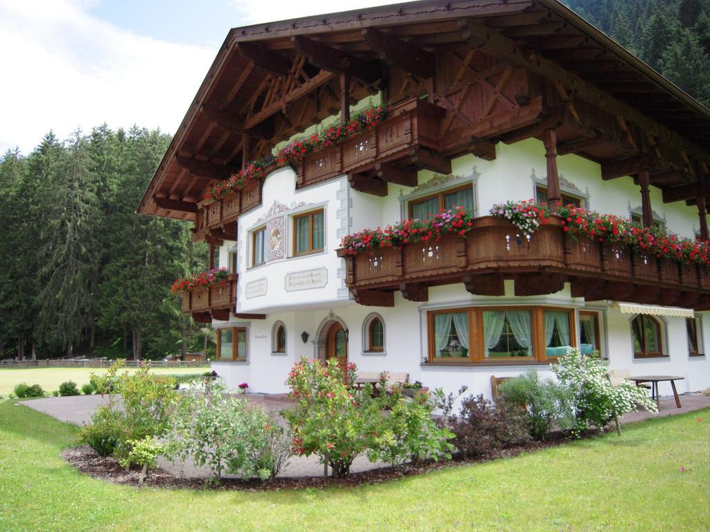 Pension Peter Neustift im Stubaital Bagian luar foto
