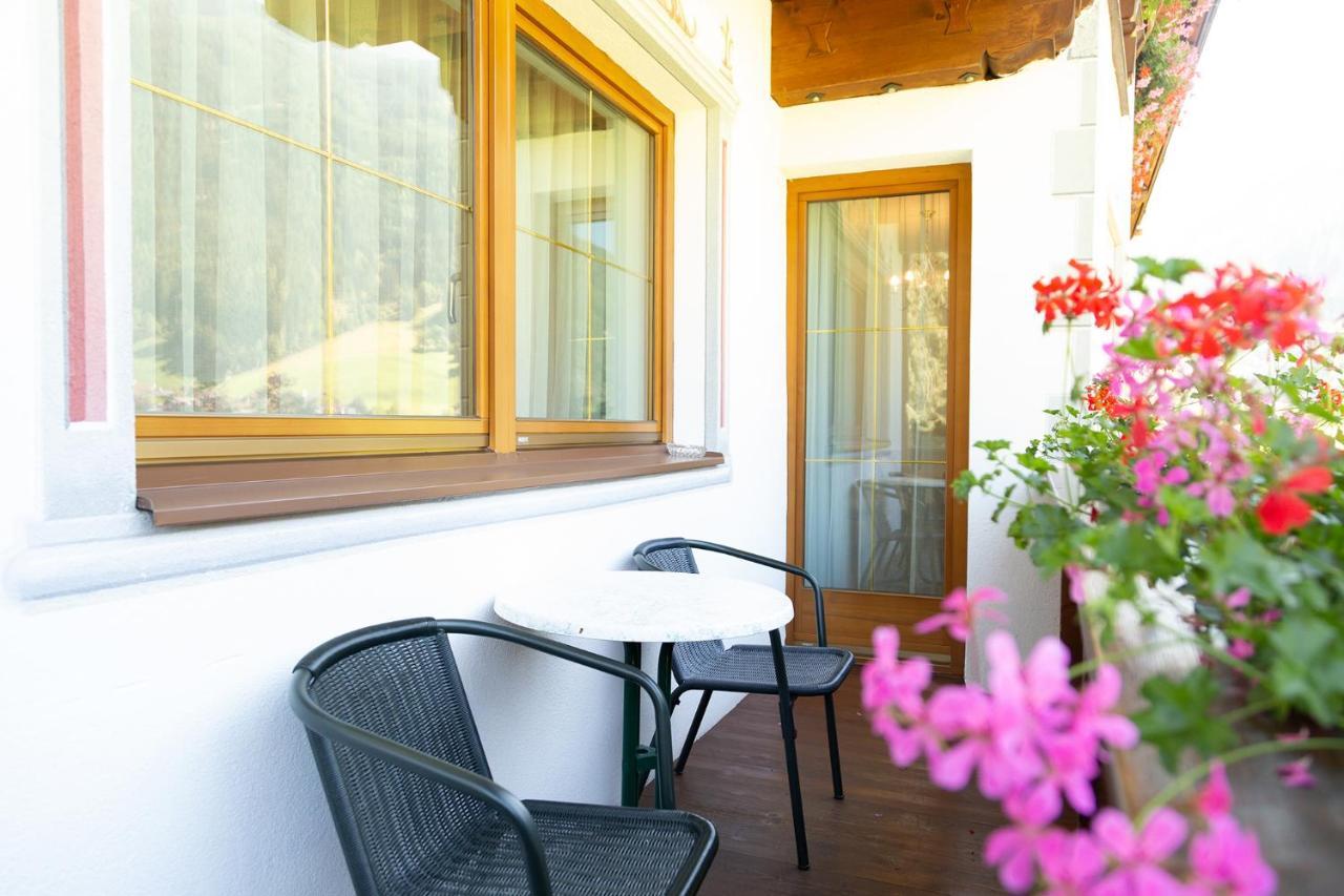 Pension Peter Neustift im Stubaital Bagian luar foto